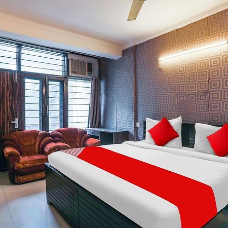 Hotel O Royal Galaxy Yeni Delhi Dış mekan fotoğraf