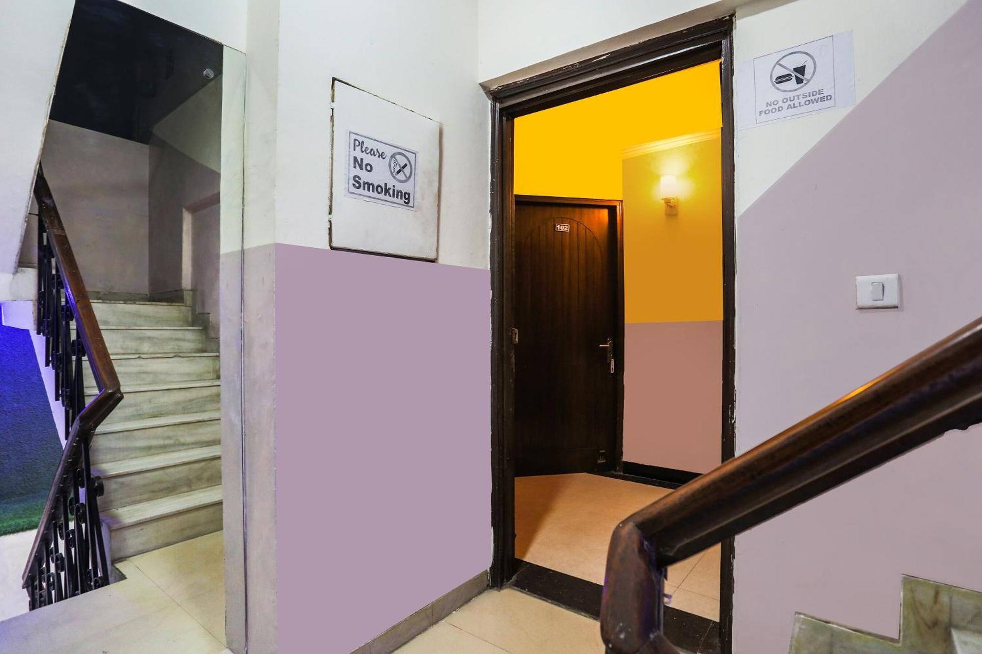 Hotel O Royal Galaxy Yeni Delhi Dış mekan fotoğraf
