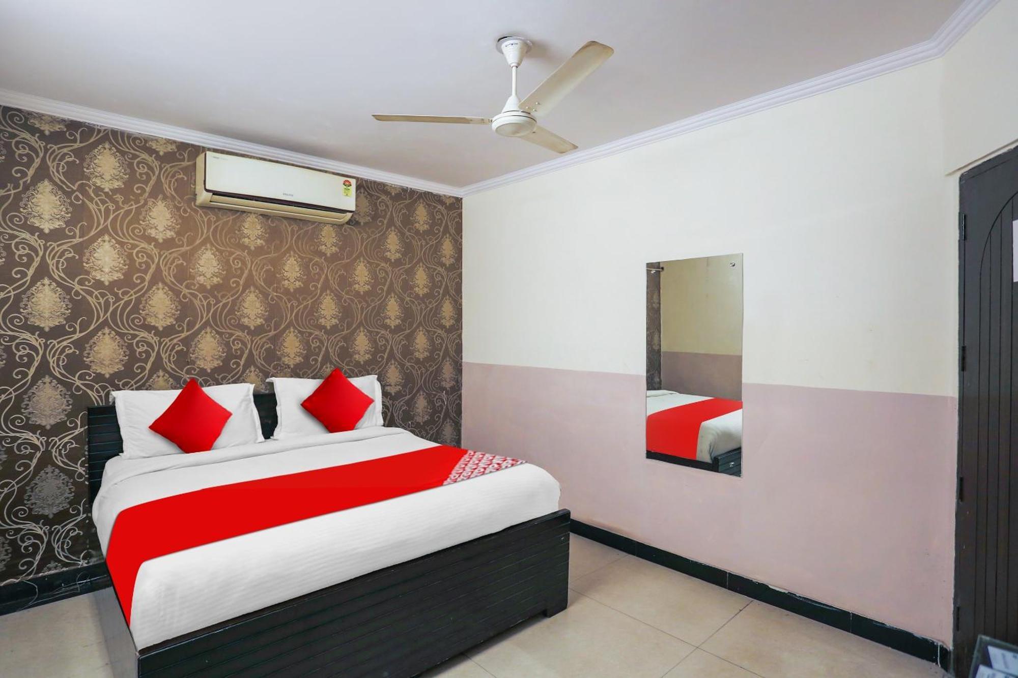 Hotel O Royal Galaxy Yeni Delhi Dış mekan fotoğraf