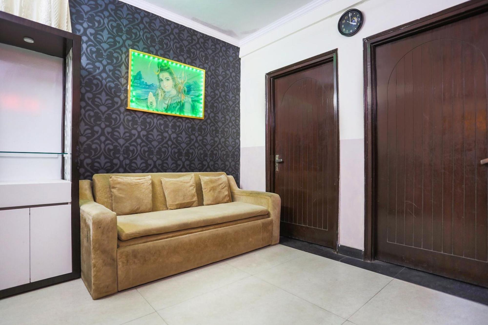 Hotel O Royal Galaxy Yeni Delhi Dış mekan fotoğraf