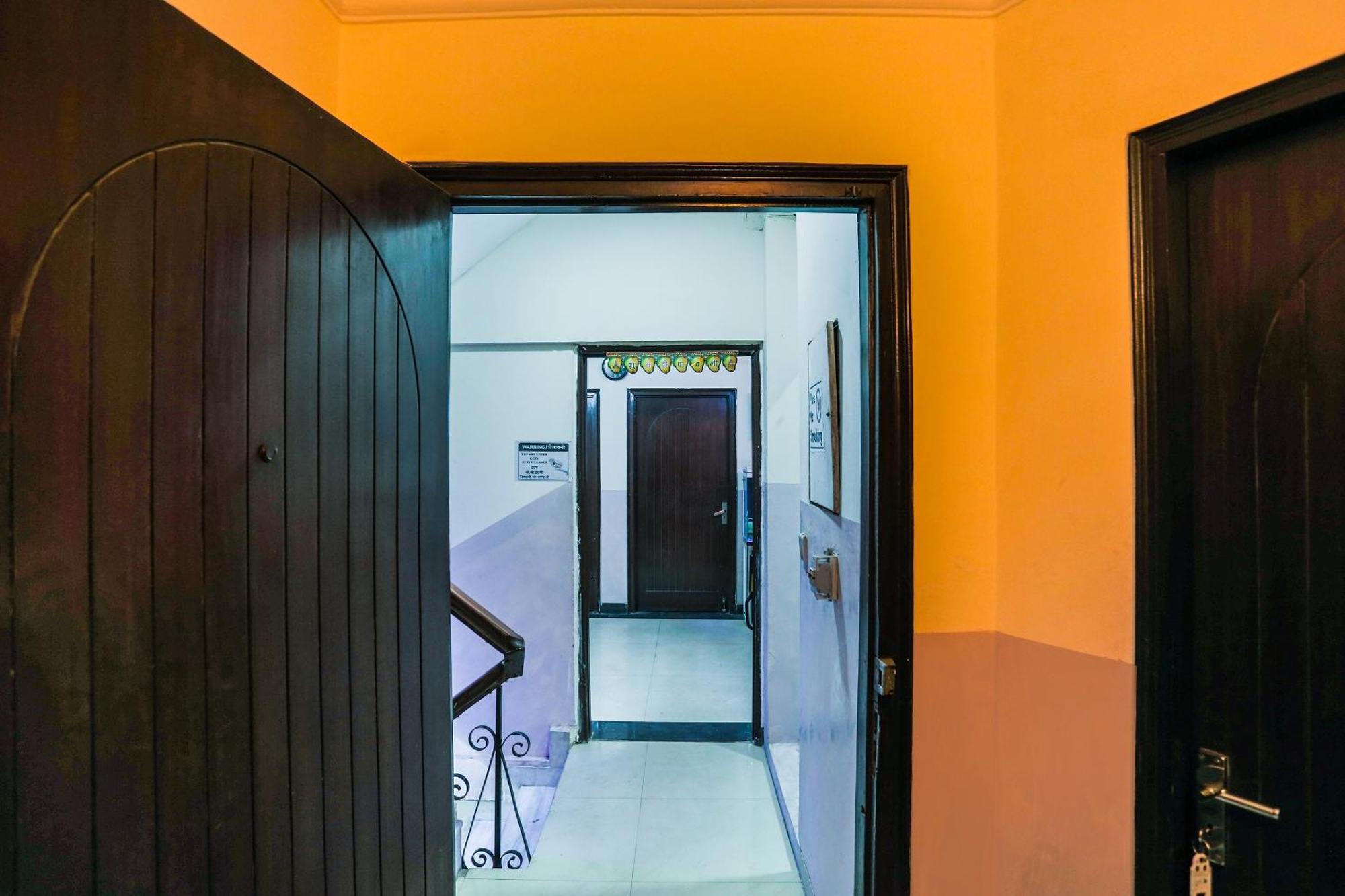 Hotel O Royal Galaxy Yeni Delhi Dış mekan fotoğraf