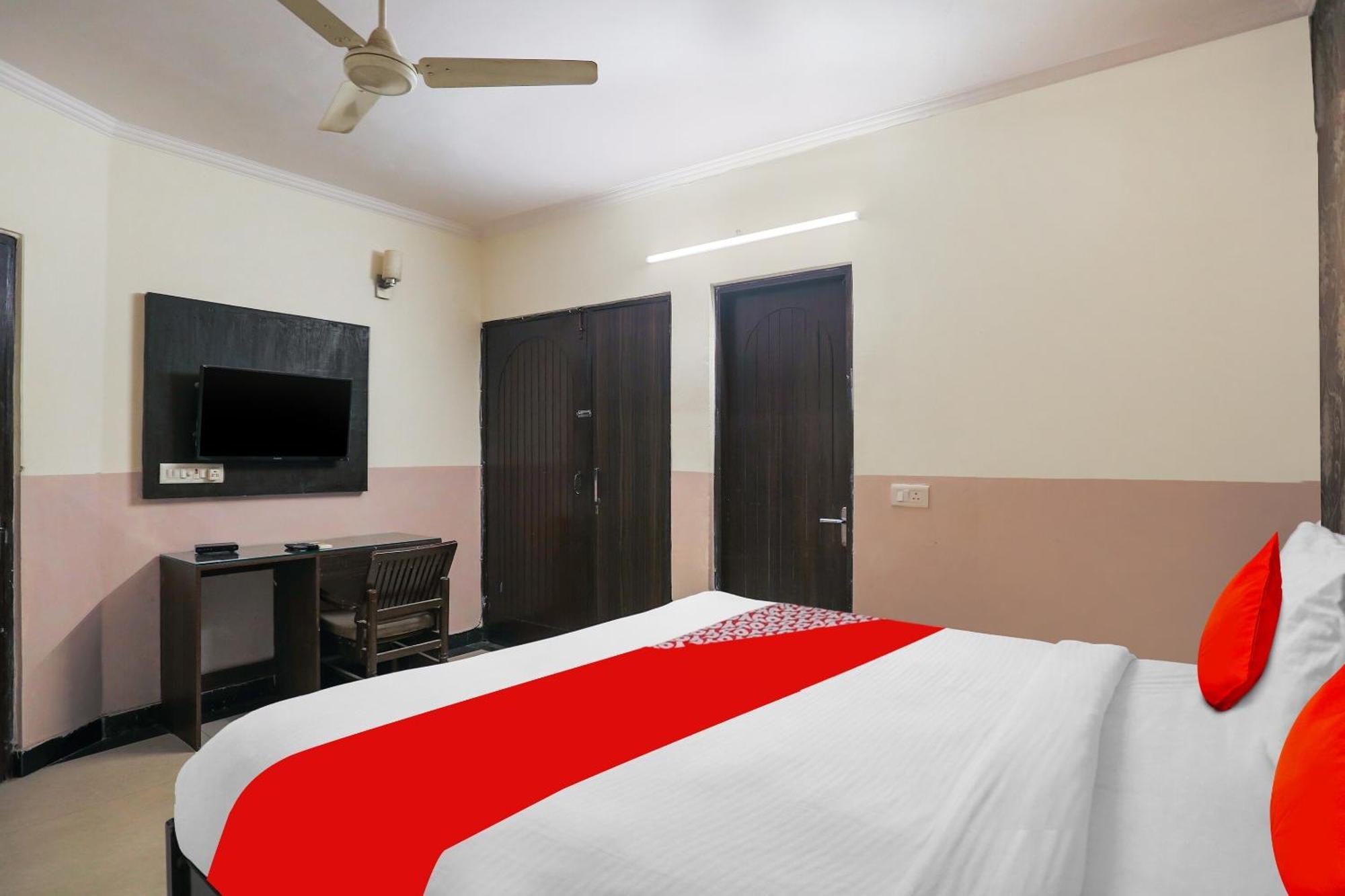 Hotel O Royal Galaxy Yeni Delhi Dış mekan fotoğraf