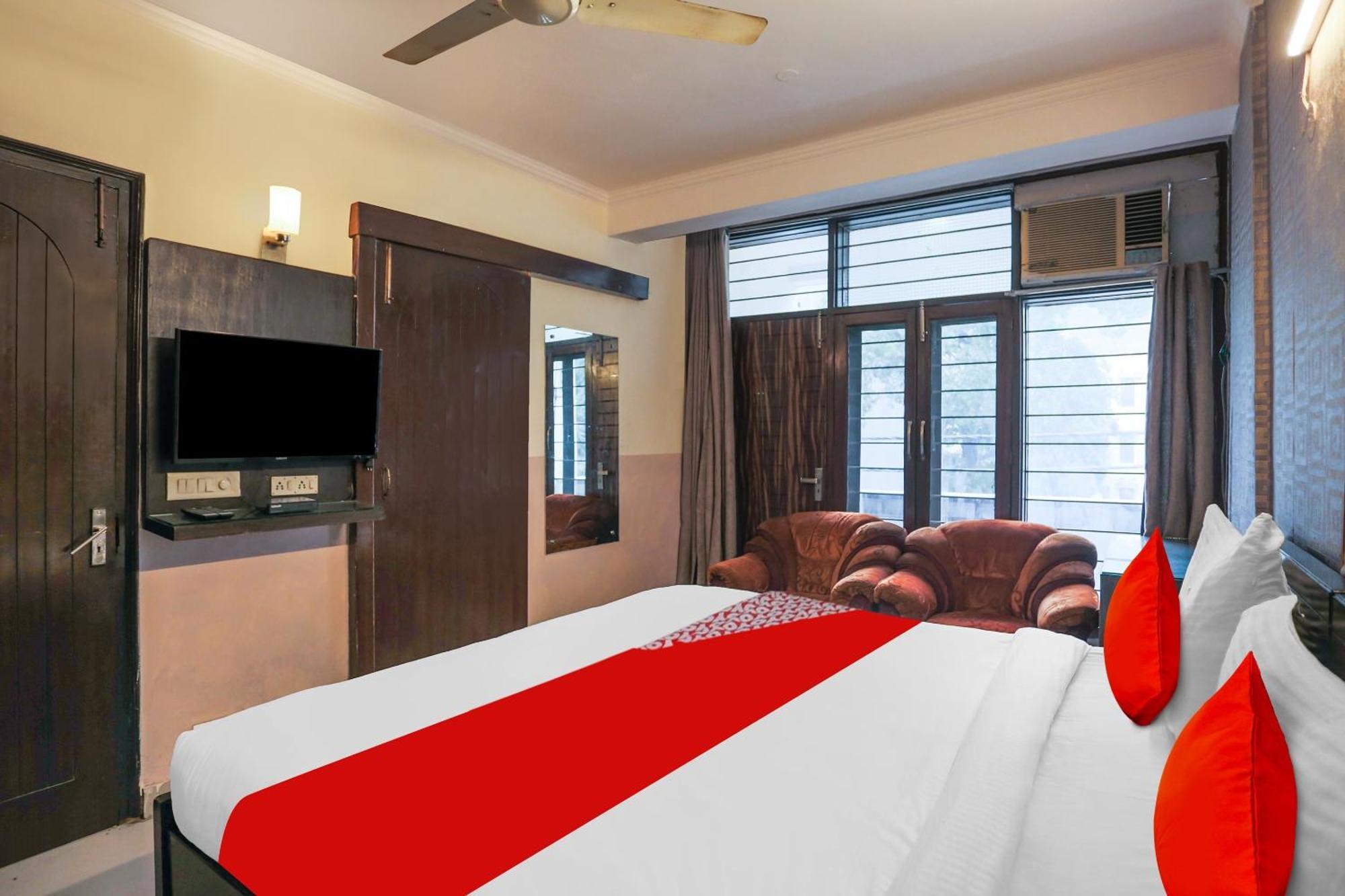 Hotel O Royal Galaxy Yeni Delhi Dış mekan fotoğraf
